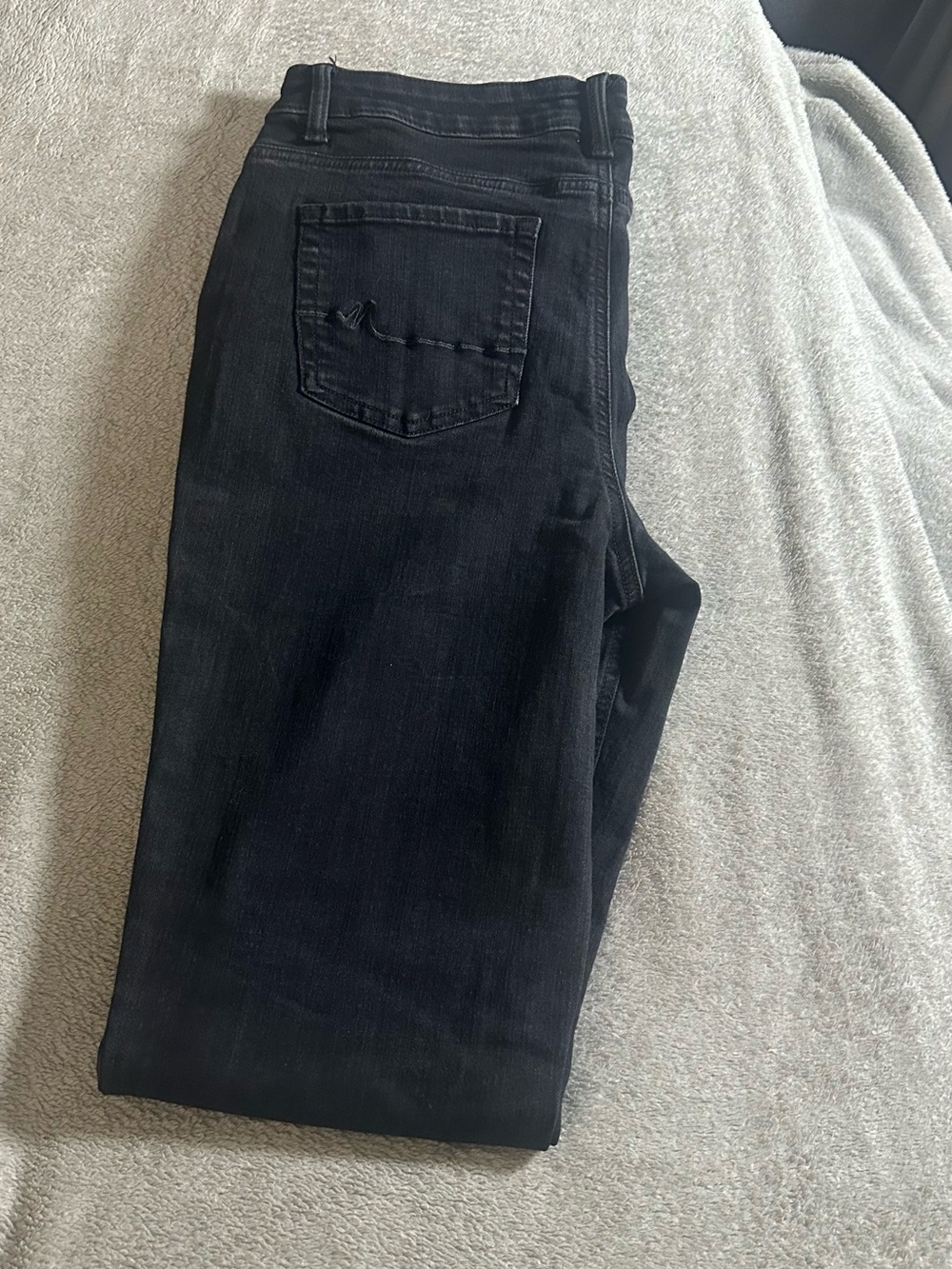 Women black jeans a